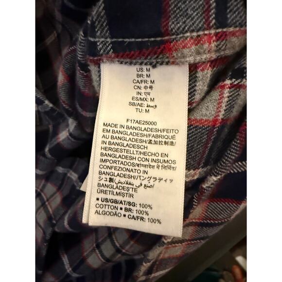 Amazon Essentials Plaid Flannel Button-Up Shirt – 100% Cotton, Size M - Picture 3 of 6